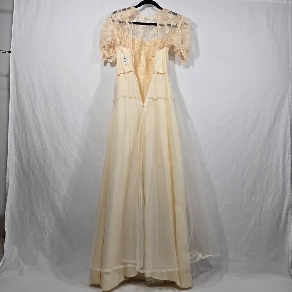 Vintage ILGWU UNION MADE Fairy Modern Edwardian CREAM Wedding Gown Dress Size 4. - Picture 10 of 17
